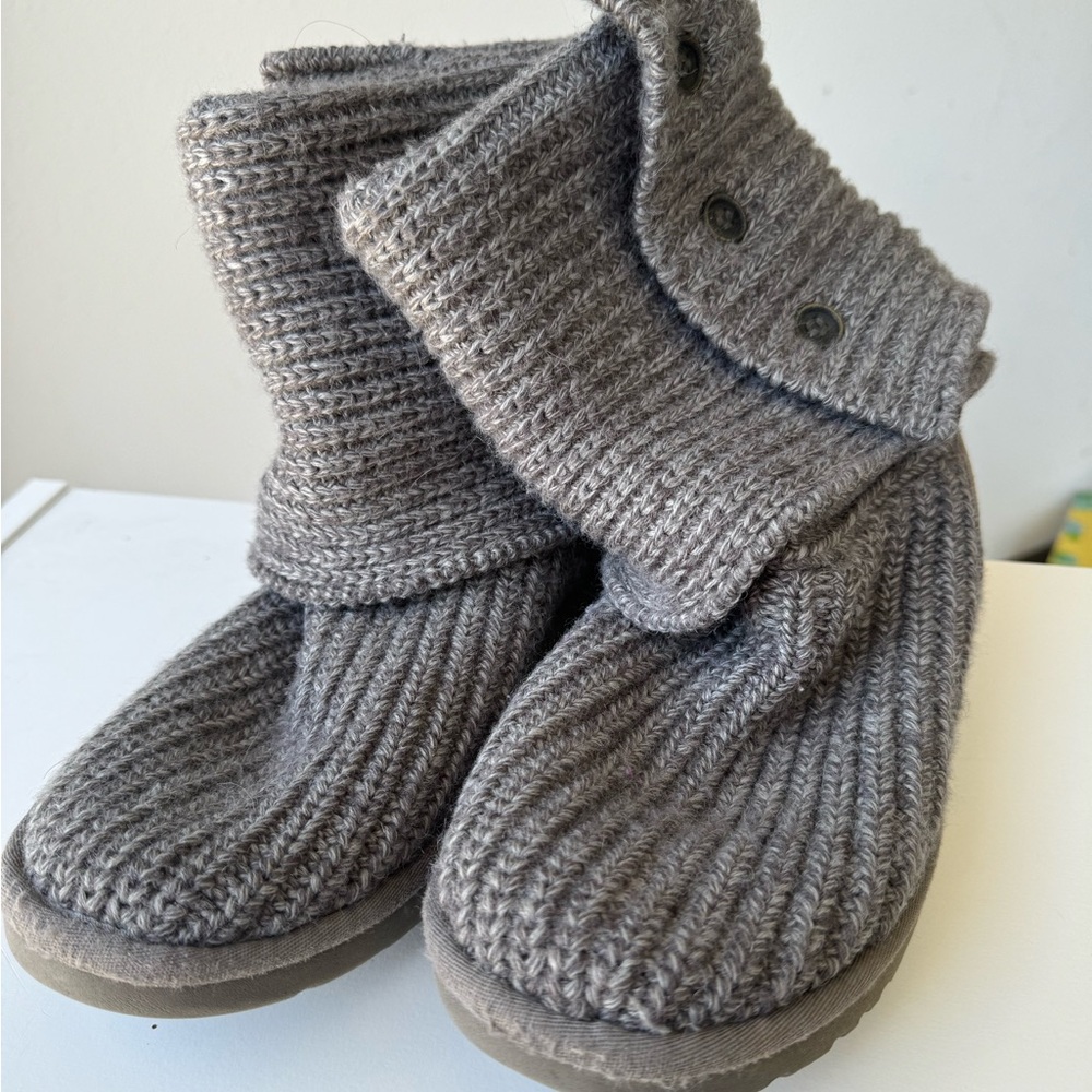 UGG women’s classic cardy boots
